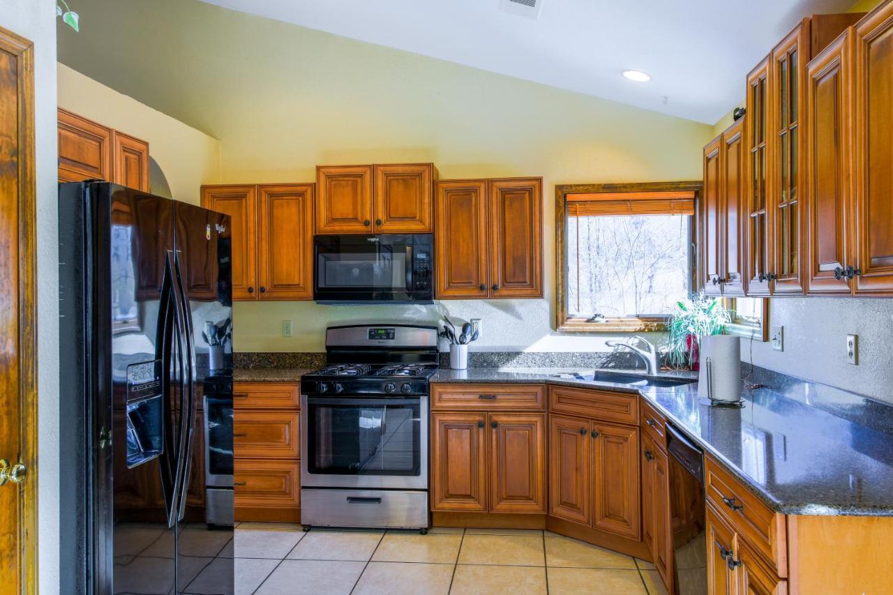 فيلا Meadow Creek Manor Whittier المظهر الخارجي الصورة